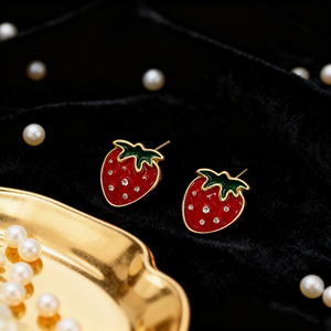 Latón joyería al por mayor mujeres niños 14k chapado en oro lindo exquisito único rojo circón <span class=keywords><strong>fresa</strong></span> fruta Stud pendientes noticias <span class=keywords><strong>Fresa</strong></span> - Product Image 5