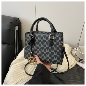 Bolso Bandolera de Lujo para Mujer, con Correa Única, Cierre de Cremallera, PU, Gran Capacidad, Portátil, para Invierno y Verano, Bolso de Hombro para la Escuela - Product Image 1
