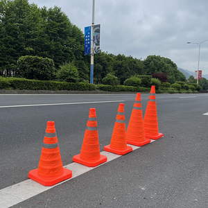 مخاريط بلاستيكية قابلة للطي لسلامة المرور على الطرق يمكن طيها بليد تعمل بالطاقة الشمسية عالية الكثافة - Product Image 6