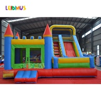 Château gonflable avec toboggan aquatique, château gonflable d'été, château gonflable pas cher, combo château gonflable, château gonflable extérieur