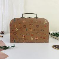 Boîte de rangement en carton personnalisée avec poignée antique, miroir, pelliculage mat, gaufrage et doublure en éponge