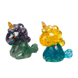 Ornements en résine faits à <span class=keywords><strong>la</strong></span> main, <span class=keywords><strong>d</strong></span>écorations en cristal en forme de petit cheval bicolore pour le bureau et le salon, pour <span class=keywords><strong>la</strong></span> <span class=keywords><strong>d</strong></span>écoration de bureau. - Product Image 1