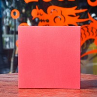 Boîte cadeau en papier d'art rouge pour chocolats, chips, aliments pour bébés, en gros, disponible en stock