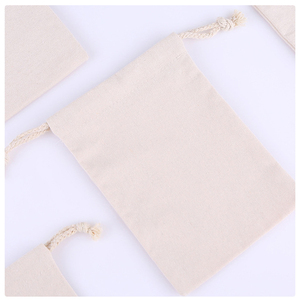 Bolsa pequeña <span class=keywords><strong>de</strong></span> lona con serigrafía personalizada, bolsa reciclada <span class=keywords><strong>de</strong></span> algodón natural liso con cordón, ecológica y sostenible - Product Image 3