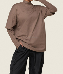 Maglietta sportiva modesta Willson 2 in 1 per donne musulmane, con orlo ribassato, oversize, con fori per i pollici. - Product Image 2