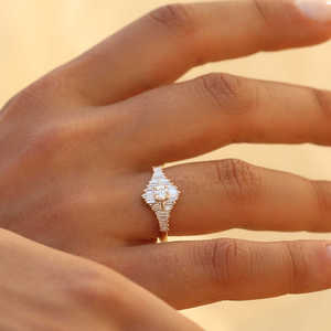 Anillo de Joyería Unisex de Oro Sólido de 14k, Inspirado en el Art Deco, con Diamante de Corte Brillante, Oro Amarillo, Blanco y Rosa, 0.90 CT, Chapado en Rodio de Lujo - Product Image 5