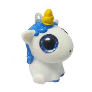 3D unicornio Popeyed Llaveros de goma de plástico Ojos suaves Popping unicornio Pvc Llaveros - Product Image 1