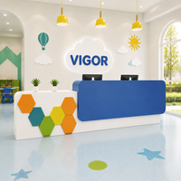 Bureau d'accueil en bois moderne et personnalisable, avec support de logo sur mesure pour hôpital, école, hôtel, supermarché