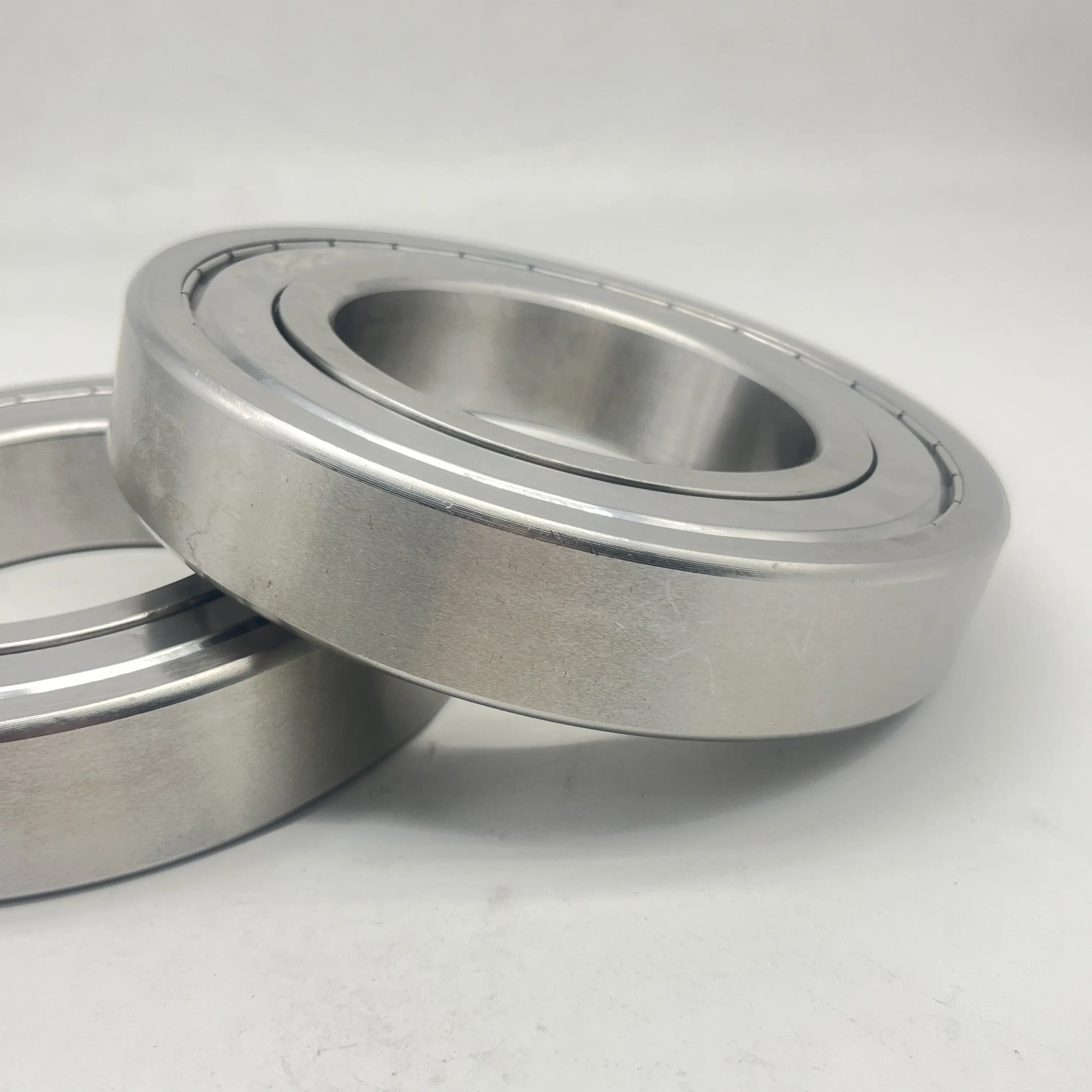 Production and manufacturing of 304 material deep groove ball bearing SS6018ZZ