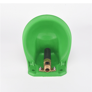 Bebedero de Agua para Cabras de Plástico Verde, Estilo Moderno, Bebedero Automático para Aves de Corral y Ganado - Product Image 3