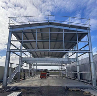 Bâtiment d'élevage préfabriqué en structure métallique pour volailles, ferme, étable, bergerie, abri pour bovins, ovins, caprins