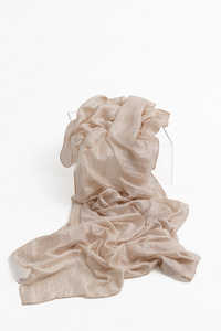 2024 liso Color sólido seda borde ligero brillo liso plisado gasa Hijab pañuelo para la cabeza chal bufandas - Product Image 5