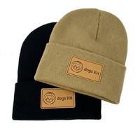Bonnet en tricot côtelé personnalisé, épais et chaud pour l'hiver, avec patch en cuir et logo de chien en relief, fabricant OEM ODM
