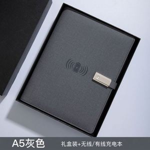 ออกแบบโลโก้ตามสั่ง สมุดบันทึกธุรกิจอัจฉริยะสุดหรูหุ้มหนัง ความจุ 8000mAh พร้อมที่ชาร์จไร้สาย พาวเวอร์แบงค์ ของขวัญคริสต์มาสสำหรับวีไอพี - Product Image 6