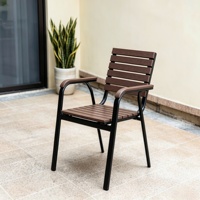 Ensemble Table et Chaises d'Extérieur Rétractables en Bois et Plastique de Haute Qualité, Étanche pour Terrasse, 8 Personnes