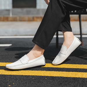 Zapatos de vestir para hombre OEM, <span class=keywords><strong>mocasines</strong></span> planos de cuero de vaca de nuevo estilo, cómodos, clásicos, informales, antideslizantes, para invierno - Product Image 3