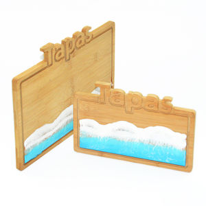 <span class=keywords><strong>Planche</strong></span> à <span class=keywords><strong>tapas</strong></span> en résine de bambou de taille personnalisée avec plateau de service élégant au design de vague océanique pour un divertissement élégant - Product Image 1