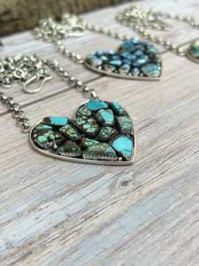 Collar de Corazón con Múltiples Piedras de Plata de Ley Hecho a Mano, Joyería Artesanal de Nizhoni, Regalo para Ella - Product Image 5