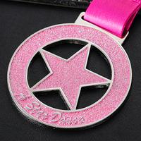 Fabricants de médaille d'étoile de danse émaillée et scintillante en alliage de zinc personnalisé de haute qualité et bon marché