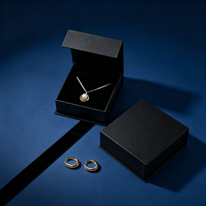 Boîte à bijoux carrée noire mate de luxe avec doublure en velours, logo imprimé personnalisé pour le rangement et l'emballage de bijoux en cadeau - Product Image 5
