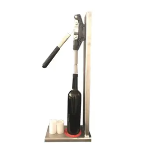 Manual corking machine tamponade corking bottles of red wine is pressed cork Tools