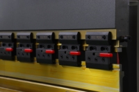 Prensa Plegadora CNC de 250T4000 TP10S para Piezas Complejas con Estructura de Barra de Torsión, Máquina de Plegado por Programación Angular para Aleaciones