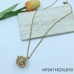 Collana a catena alla moda in titanio placcata in oro a forma di farfalla elegante da indossare quotidianamente gioielli da festa con perla di diamante principale - Product Image 1