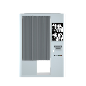 Cabina de Fotos Todo en Uno con Pantalla Táctil y Cámara DSLR Encerrada de Estilo Nórdico, Alto Retorno de la Inversión, para Alquiler en Bodas y Eventos - Product Image 1