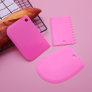 Dao Cắt Bột Bằng Nhựa Cây Nạo Kẹo Mềm Cây Vét Cạnh Lởm Chởm Trơn Trang Trí Dụng Cụ Làm Bánh 3 Cái - Product Image 5