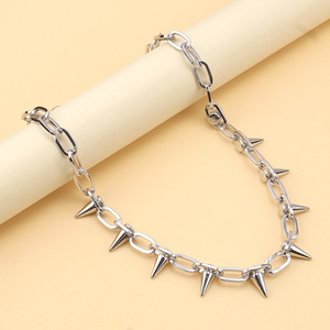 Chaîne de taille cloutée Hip Hop en alliage de zinc 65 cm, style punk décontracté, design à pointes métalliques - Product Image 3