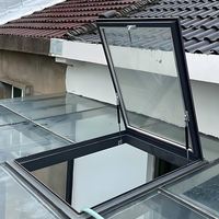Fenêtres en aluminium à pont thermique brisé sans cadre, pare-soleil en verre de haute qualité et durables, conformes aux normes NFRC AS2047 CE TOMA, et lucarnes de toit électriques et manuelles
