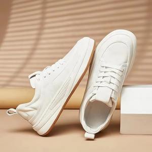 Zapatos Planos Deportivos Retro para Hombre, Modelo 2026, Transpirables, Antiolor, en Color Blanco, con Diseño de Suela Suave, Elegantes para Primavera/Invierno - Product Image 4