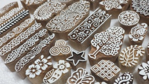 Bloque de impresión tallado a mano de madera grabado tradicional hecho a medida-decoración del hogar DIY reutilizable para proyectos creativos - Product Image 3