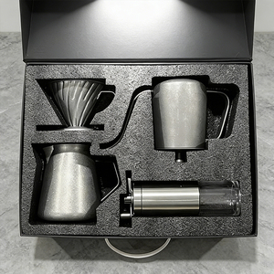 ชุดเครื่อง<span class=keywords><strong>ชง</strong></span><span class=keywords><strong>กาแฟ</strong></span>ดริปแบบมือถือ ดีไซน์คลาสสิก ปรับแต่งได้ กล่องของขวัญนำกลับมาใช้ใหม่ได้ ผลิตจากอะลูมิเนียมอัลลอยด์ ทนทาน เหมาะสำหรับใช้ในร้าน<span class=keywords><strong>กาแฟ</strong></span> - Product Image 5