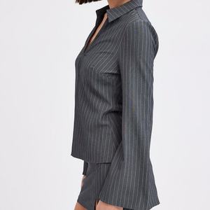 Ensemble 2 pièces pour femme : Blazer court à col rayé et manches longues, et mini-jupe – Fabrication OEM personnalisée - Product Image 2