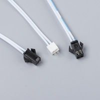 Kabel Harness Paralel Putih Biru Kustom dengan Konektor Jantan Hitam Konektor Betina Putih untuk Sambungan Sinyal Peralatan Elektronik