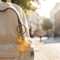 Porte-clés créatif en forme de mini canard jaune en plastique et caoutchouc, idéal pour la rentrée scolaire, petit cadeau ou pendentif de sac