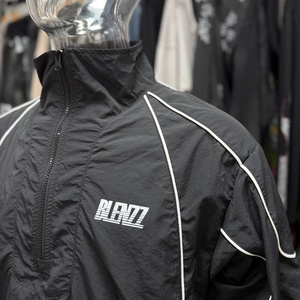 Veste en nylon imperméable et coupe-vent avec fermeture éclair, design tendance, bande réfléchissante 3M personnalisée, veste coupe-vent légère en polyester - Product Image 2