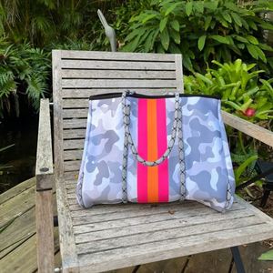 กระเป๋าโท้ทน้ำขนาดใหญ่พิเศษ ทำจากนีโอพรีน สำหรับผู้หญิง แฟชั่นฤดูใบไม้ผลิ ฤดูร้อน ฤดูใบไม้ร่วง ใช้ได้ทั้งออกกำลังกายและไปทะเล - Product Image 4