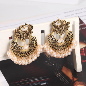 Exagéré rétro ethnique tourmente Sémitique sculpté boucles d'oreilles style indien alliage perle pendentif gland boucles d'oreilles - Product Image 3