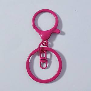 Hebillas de metal con pintura horneada de colores, llaveros de aleación de zinc, con diseños de camarón, en forma de 8 y pintados con spray de 3 puntos, en stock. - Product Image 3