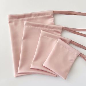 Pochette à cordon en faux satin rose pour bijoux, bague, boucles d'oreilles, sac cadeau pour pièces de monnaie, emballage élégant, léger, portable, logo personnalisé - Product Image 3