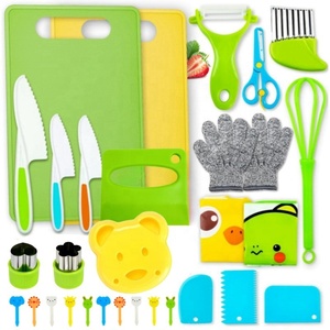 Ensemble de couteaux de cuisine pour enfants comprenant un couteau en plastique à bords dentelés pour tout-petits, couteaux pour enfants pour une vraie cuisine avec planche à découper - Product Image 2