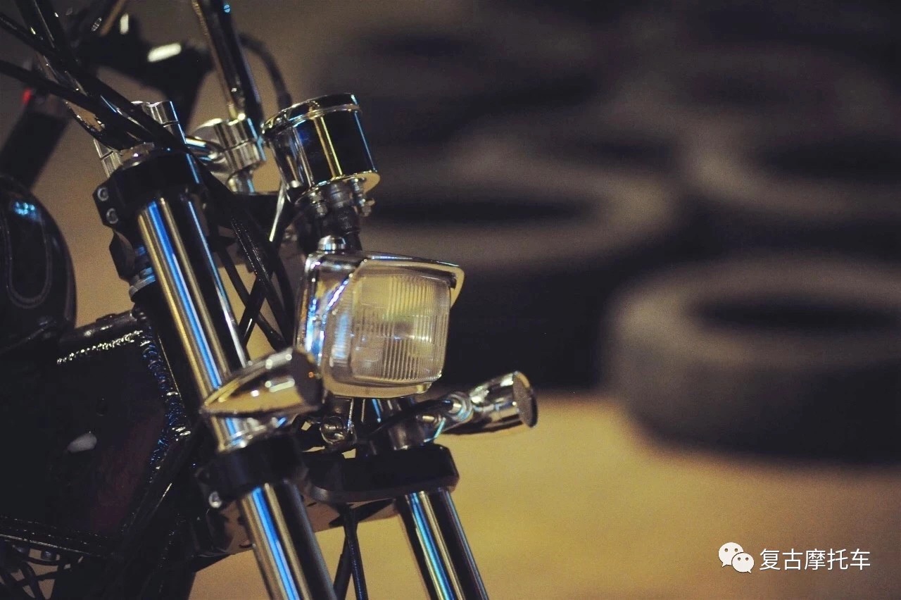 Lampe De Phare Avant Moto LED – Noir – Style Vintage Cruiser Chopper – Neuf