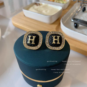 Boucles d'oreilles de luxe avec lettre H, Collection de boucles d'oreilles de créateur, bijoux Vintage en acier inoxydable avec strass, dernier <span class=keywords><strong>Catalogue</strong></span> - Product Image 6