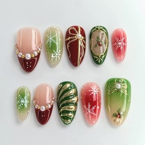 Faux Ongles de Noël Rétro Haut de Gamme 24 Pièces Courts Amande Motif Rouge Vert Nostalgique Vente en Gros pour les Fêtes - Product Image 6