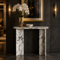 Table console contemporaine sur mesure en marbre blanc Arabescato, plateau semi-ovale en pierre, pieds en dalle, pour entrée, appartement, villa, hôtel