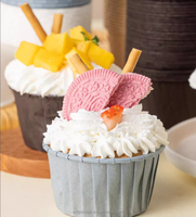 Soporte OEM y ODM: Moldes para cupcakes de papel kraft natural con borde enrollado, resistentes a la grasa y al calor, con borde rizado, para hornear, venta al por mayor B2B