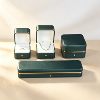 Luxuriöses Schmuckkästchen-Set aus Dunkelgrünem PU-Leder mit Goldverzierung Druckknopfverschluss Individuelles Logo Verpackung für Ringe Halsketten Armbänder
