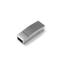 Gravure de logo sans décoloration et sans ternir Fermoir de bijoux magnétique en acier inoxydable durable
